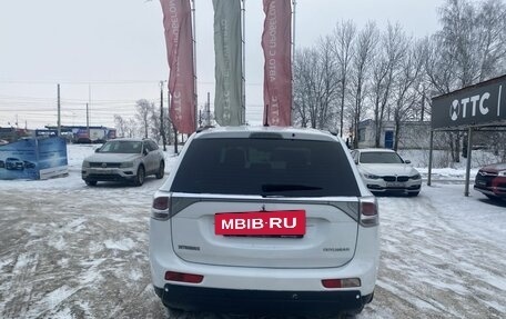 Mitsubishi Outlander III рестайлинг 3, 2013 год, 1 253 001 рублей, 7 фотография