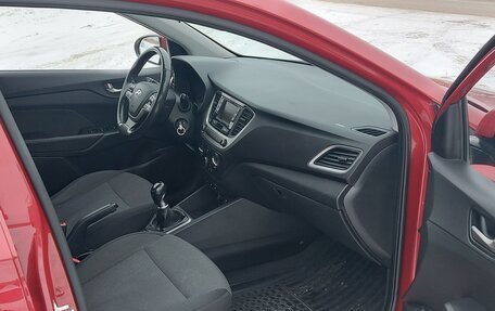 Hyundai Solaris II рестайлинг, 2017 год, 1 150 000 рублей, 14 фотография