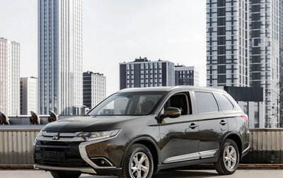 Mitsubishi Outlander III рестайлинг 3, 2018 год, 1 695 000 рублей, 1 фотография