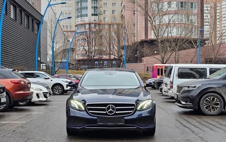 Mercedes-Benz E-Класс, 2019 год, 3 999 000 рублей, 2 фотография