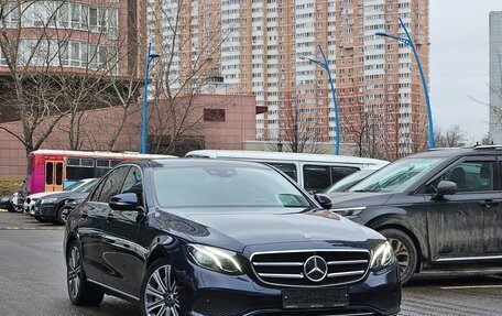 Mercedes-Benz E-Класс, 2019 год, 3 999 000 рублей, 3 фотография