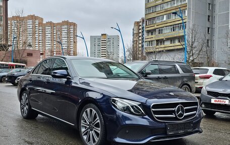 Mercedes-Benz E-Класс, 2019 год, 3 999 000 рублей, 5 фотография