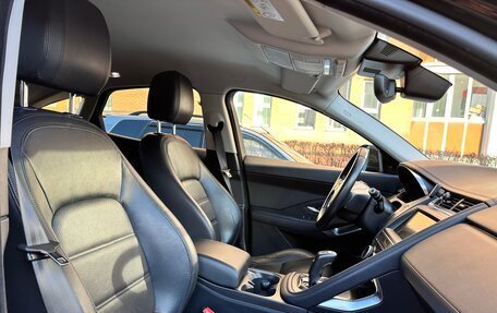 Jaguar E-Pace, 2019 год, 3 070 000 рублей, 11 фотография