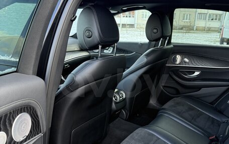 Mercedes-Benz E-Класс, 2019 год, 3 500 000 рублей, 21 фотография