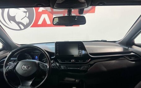 Toyota C-HR I рестайлинг, 2019 год, 2 450 000 рублей, 12 фотография