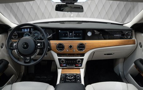 Rolls-Royce Ghost Series II рестайлинг, 2022 год, 33 820 000 рублей, 13 фотография