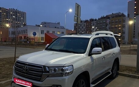 Toyota Land Cruiser 200, 2015 год, 6 700 000 рублей, 3 фотография