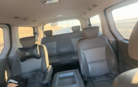 Hyundai Grand Starex Grand Starex I рестайлинг 2, 2008 год, 1 150 000 рублей, 12 фотография