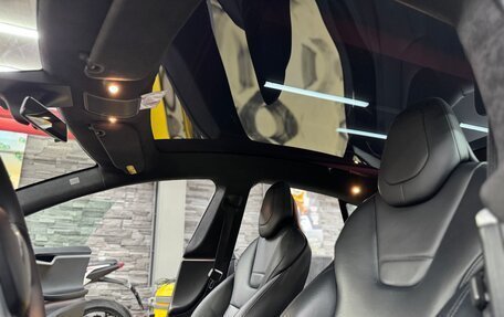 Tesla Model S I, 2017 год, 4 050 000 рублей, 13 фотография