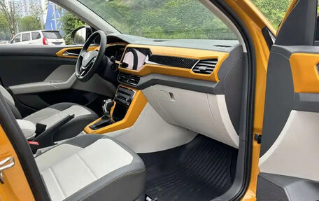 Volkswagen T-Cross I, 2022 год, 1 400 000 рублей, 9 фотография