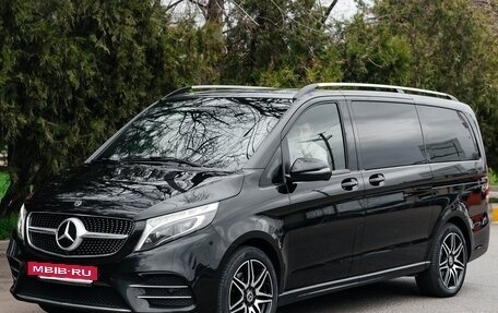 Mercedes-Benz V-Класс, 2019 год, 6 800 000 рублей, 3 фотография