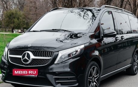 Mercedes-Benz V-Класс, 2019 год, 6 800 000 рублей, 4 фотография