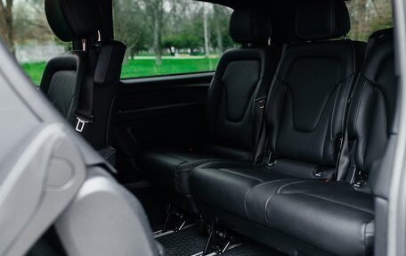 Mercedes-Benz V-Класс, 2019 год, 6 800 000 рублей, 19 фотография