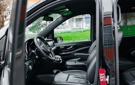 Mercedes-Benz V-Класс, 2019 год, 6 800 000 рублей, 21 фотография