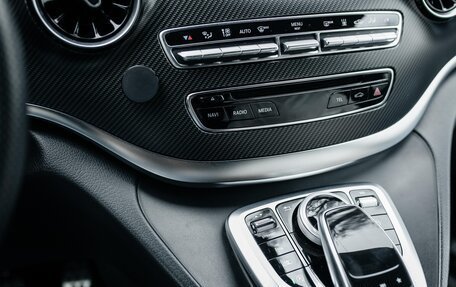 Mercedes-Benz V-Класс, 2019 год, 6 800 000 рублей, 29 фотография