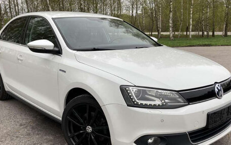 Volkswagen Jetta VI, 2013 год, 900 000 рублей, 1 фотография