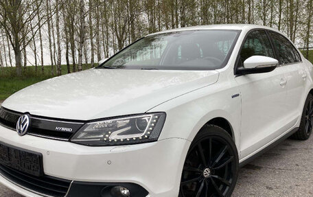 Volkswagen Jetta VI, 2013 год, 900 000 рублей, 2 фотография