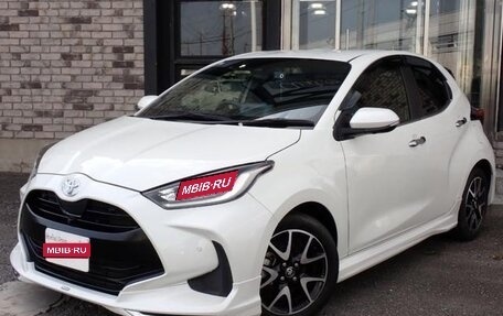 Toyota Yaris, 2021 год, 890 002 рублей, 1 фотография