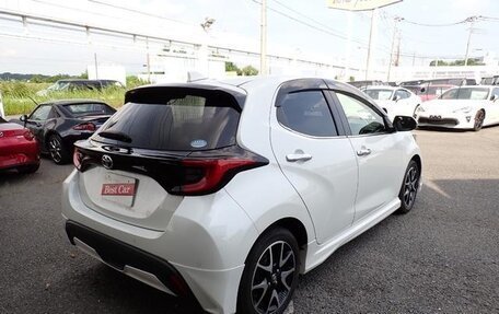 Toyota Yaris, 2021 год, 890 002 рублей, 7 фотография