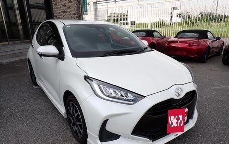 Toyota Yaris, 2021 год, 890 002 рублей, 3 фотография