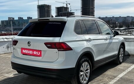 Volkswagen Tiguan II, 2017 год, 1 850 000 рублей, 4 фотография