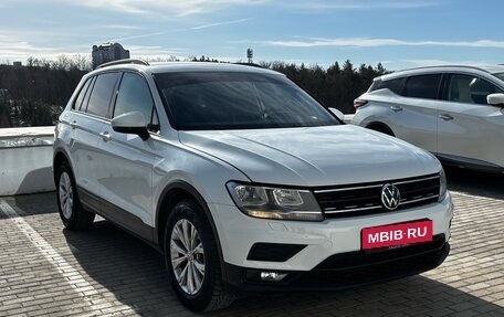 Volkswagen Tiguan II, 2017 год, 1 850 000 рублей, 3 фотография