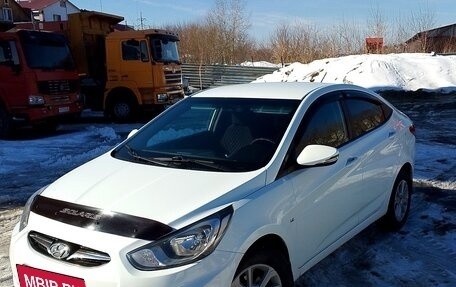 Hyundai Solaris II рестайлинг, 2012 год, 950 000 рублей, 3 фотография