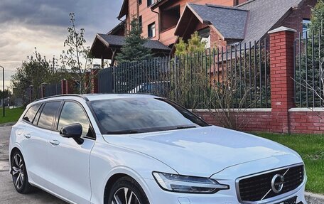 Volvo V60 II, 2019 год, 2 950 000 рублей, 1 фотография
