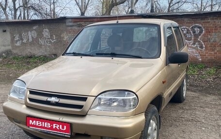 Chevrolet Niva I рестайлинг, 2004 год, 650 000 рублей, 1 фотография