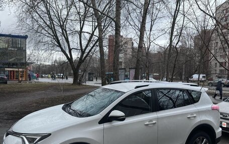 Toyota RAV4, 2016 год, 2 200 000 рублей, 4 фотография
