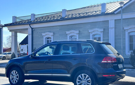 Volkswagen Touareg III, 2011 год, 3 150 000 рублей, 2 фотография