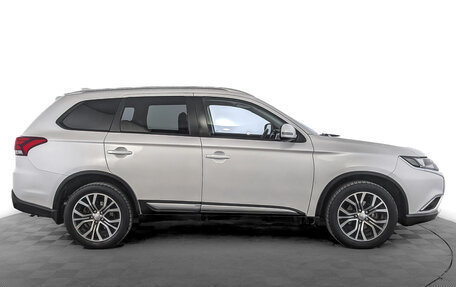 Mitsubishi Outlander III рестайлинг 3, 2018 год, 1 580 000 рублей, 4 фотография