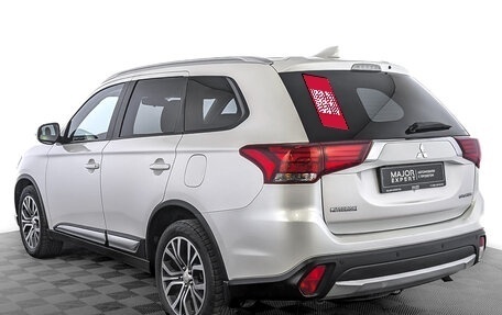 Mitsubishi Outlander III рестайлинг 3, 2018 год, 1 580 000 рублей, 7 фотография