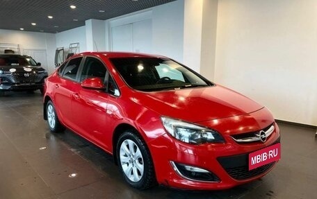 Opel Astra J, 2013 год, 995 000 рублей, 1 фотография