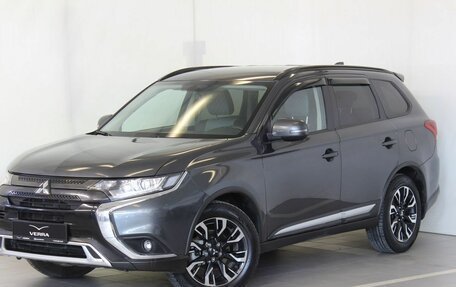 Mitsubishi Outlander III рестайлинг 3, 2021 год, 2 190 000 рублей, 1 фотография