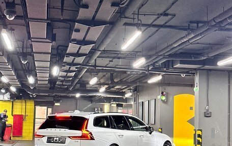 Volvo V60 II, 2019 год, 2 950 000 рублей, 3 фотография