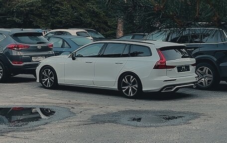 Volvo V60 II, 2019 год, 2 950 000 рублей, 5 фотография