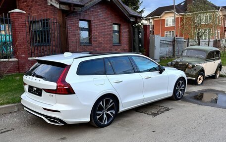 Volvo V60 II, 2019 год, 2 950 000 рублей, 2 фотография