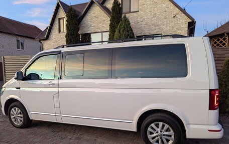 Volkswagen Caravelle T6 рестайлинг, 2018 год, 4 650 000 рублей, 3 фотография