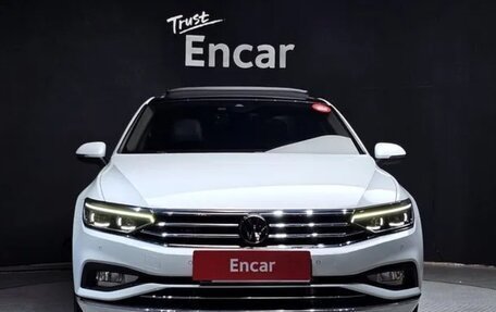 Volkswagen Passat B8 рестайлинг, 2022 год, 2 335 000 рублей, 2 фотография