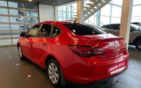 Opel Astra J, 2013 год, 995 000 рублей, 5 фотография