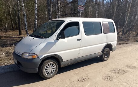 Toyota HiAce H100, 2001 год, 450 000 рублей, 5 фотография