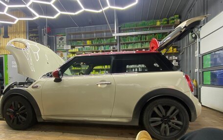 MINI Hatch, 2017 год, 2 550 000 рублей, 2 фотография