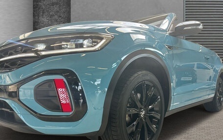 Volkswagen T-Roc I, 2022 год, 4 090 000 рублей, 2 фотография