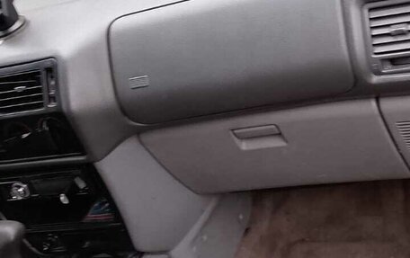 Mitsubishi Space Runner II, 1998 год, 330 000 рублей, 6 фотография