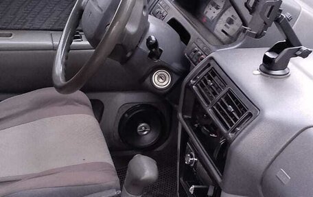 Mitsubishi Space Runner II, 1998 год, 330 000 рублей, 4 фотография