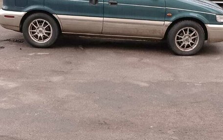 Mitsubishi Space Runner II, 1998 год, 330 000 рублей, 2 фотография