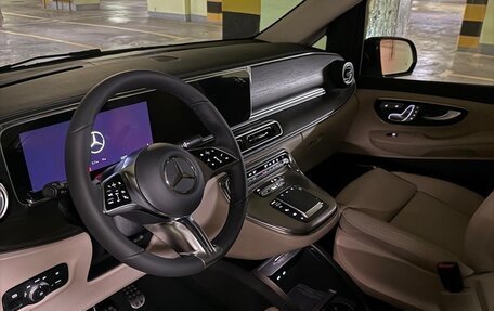 Mercedes-Benz V-Класс, 2025 год, 18 000 000 рублей, 11 фотография