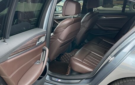 BMW 5 серия, 2018 год, 4 000 000 рублей, 18 фотография