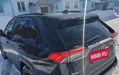 Toyota RAV4, 2019 год, 3 100 000 рублей, 12 фотография